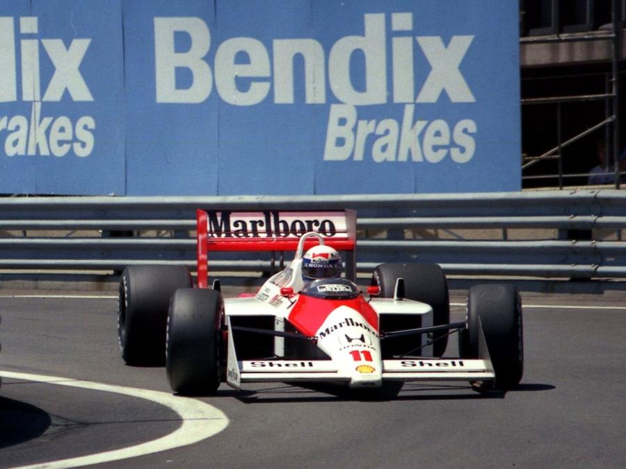  McLaren Honda MP4-4 1988 года  (фото 1 из 9)